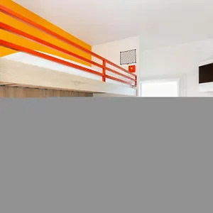 hotelf1-frejus-roquebrune-sur-argens.fr-provencehotel.com/
